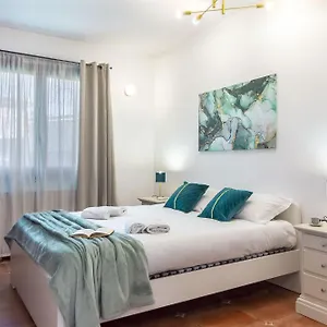 Exclusive Roth Sassari